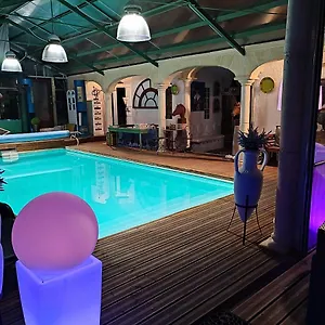 Domaine Le Lanis D'hôtes Avec Piscine Et Couette-café